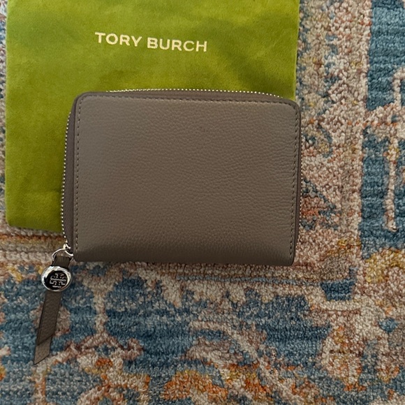 Tory Burch Mushroom Wallet with Lime Dust Bag - Picture 4 of 7